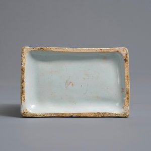 A polychrome Dutch Delft petit feu and doré tea caddy, 18th C. — photo 7
