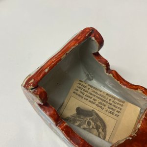 A polychrome Dutch Delft petit feu pipe stand modelled as a sleigh, 18th C. — 照片 11