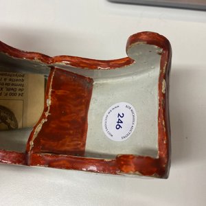 A polychrome Dutch Delft petit feu pipe stand modelled as a sleigh, 18th C. — 照片 12