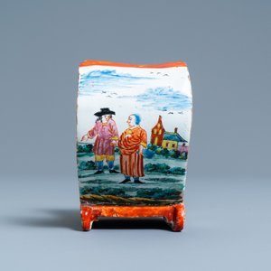 A polychrome Dutch Delft petit feu pipe stand modelled as a sleigh, 18th C. — 照片 5