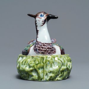 A polychrome Dutch Delft 'plover' butter tub and cover, 18th C. — photo 5