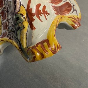 A polychrome Dutch Delft pocket watch stand, 18th C. — 照片 14