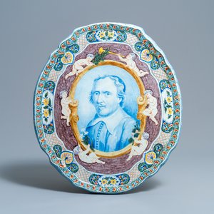 A polychrome Dutch Delft 'portrait' plaque, 19th C. — 照片 1