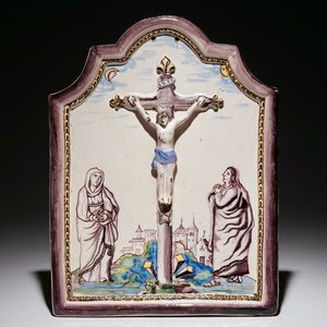 A polychrome Dutch Delft relief-decorated "Crucifixion" plaque, Utrecht, 1st half 19th C. — photo 1