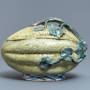A polychrome Dutch Delft squash tureen and cover, 18th C. — 照片 2