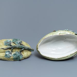 A polychrome Dutch Delft squash tureen and cover, 18th C. — 照片 6