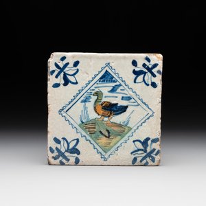 A polychrome Dutch Delft 'stamp' 'duck or goose' tile, late 16th C. — photo 1