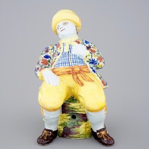 A polychrome Dutch Delft table fountain in the shape of a man, 18th C. — 照片 3