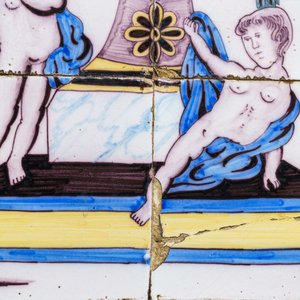 A polychrome Dutch Delft tile mural with a clock, late 18th C. — photo 4