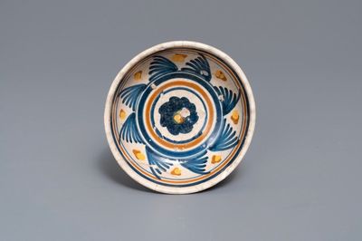 A polychrome Dutch maiolica bowl, early 17th C.