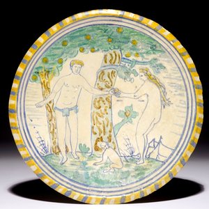 A polychrome Dutch maiolica plate with Adam and Eve, ca. 1600 — 照片 1