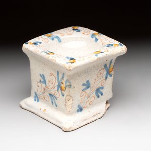 A polychrome Dutch maiolica salt, excavated in The Hague, probably Verstraeten workshop, Haarlem, 17th C. — photo 1