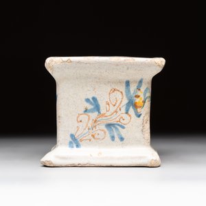 A polychrome Dutch maiolica salt, excavated in The Hague, probably Verstraeten workshop, Haarlem, 17th C. — photo 2