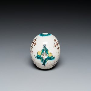 A polychrome egg-shaped hanging ornament, Kutahya, Turkey, 19th C. — 照片 1