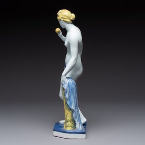 A polychrome faience model of Venus with the apple after Bertel Thorvaldsen, Samson, Paris, 19th C. — photo 2