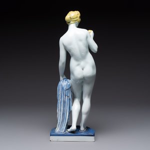 A polychrome faience model of Venus with the apple after Bertel Thorvaldsen, Samson, Paris, 19th C. — photo 3