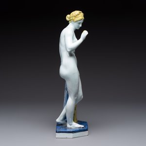 A polychrome faience model of Venus with the apple after Bertel Thorvaldsen, Samson, Paris, 19th C. — photo 4