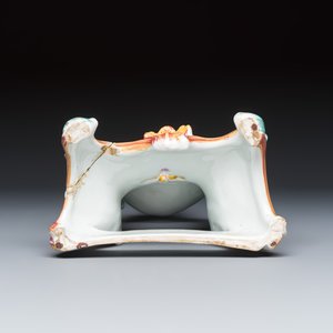 A polychrome faience rococo watch stand — 照片 7
