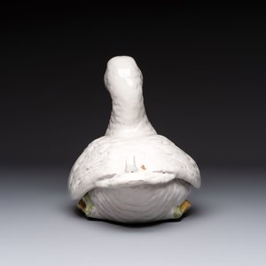A polychrome French faience duck tureen and cover, Marseille, 18th C. — 照片 6