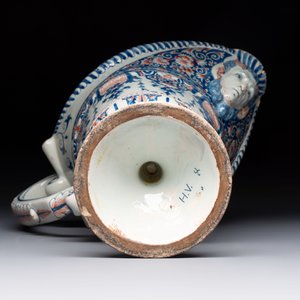 A polychrome French faience helmet-shaped jug, Samson, Paris, 19th C. — photo 6
