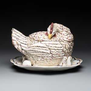A polychrome French faience 'hen' tureen and cover, Ferrière-la-Petite, 18th C. — photo 1
