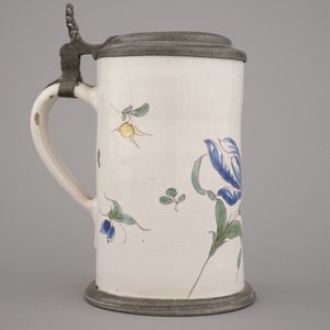 A polychrome French faience pewter mounted mug, 18th C. — photo 5