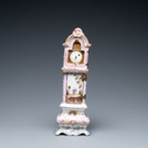 A polychrome French faience pocket watch holder, Marseille, 19th C. — photo 2