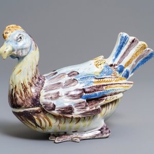 A polychrome French faience rooster tureen and cover, Saint-Amand-les-Eaux, 18th C. — 照片 1