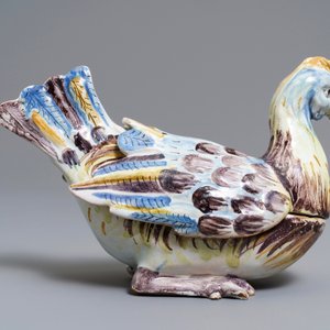 A polychrome French faience rooster tureen and cover, Saint-Amand-les-Eaux, 18th C. — 照片 4