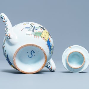 A polychrome French faience teapot and cover, Sinceny, 18th C. — photo 7