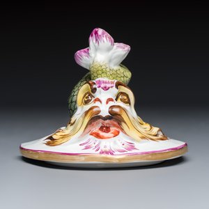 A polychrome French faience wall fountain and basin — 照片 11