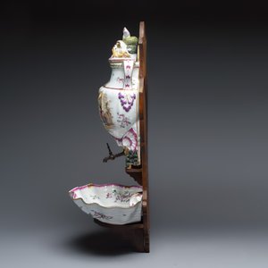A polychrome French faience wall fountain and basin — 照片 5