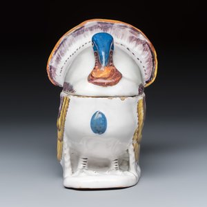 A polychrome German faience 'Turkey' tureen and cover — photo 2