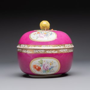 A polychrome gilt Meissen porcelain tureen and cover for the Ottoman market, Germany, ca. 1780-1800 — photo 1