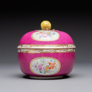 A polychrome gilt Meissen porcelain tureen and cover for the Ottoman market, Germany, ca. 1780-1800 — photo 3
