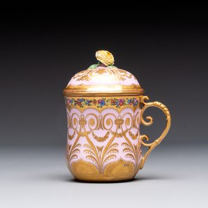A polychrome gilt Royal Vienna porcelain 'Cherbetlik' pot and cover for the Ottoman market, 18/19th C. — photo 1