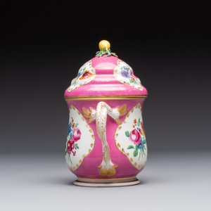A polychrome gilt Royal Vienna porcelain 'Cherbetlik' pot and cover for the Ottoman market, 18/19th C. — photo 2
