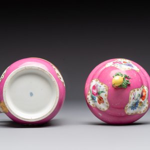 A polychrome gilt Royal Vienna porcelain 'Cherbetlik' pot and cover for the Ottoman market, 18/19th C. — photo 6