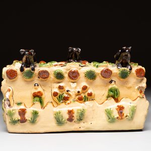 A polychrome-glazed inkwell with relief design, possibly Italy or France, 18/19th C. — foto 3