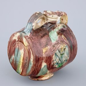 A polychrome glazed pottery barrel-shaped jug, Saintonge, France, 17th C. — photo 1