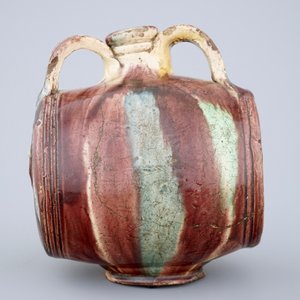 A polychrome glazed pottery barrel-shaped jug, Saintonge, France, 17th C. — photo 4