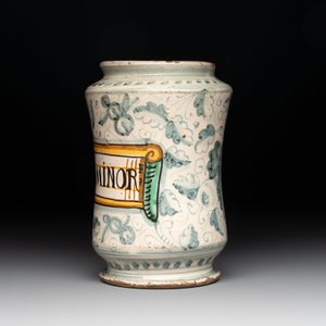 A polychrome Italian albarello inscribed 'RO. LAT: IND. MINOR', Montelupo, 17th C. — photo 2