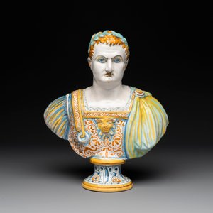 A polychrome Italian maiolica bust of Caesar, Deruta, 17th C. — photo 2