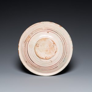 A polychrome Italian maiolica dish with a horserider, Montelupo, 17th C. — photo 2