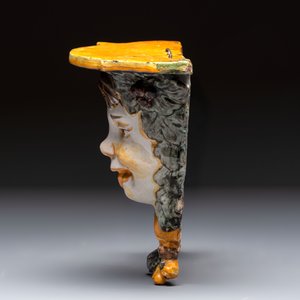 A polychrome Italian maiolica 'Faun Head' wall console, 19th C. — foto 3