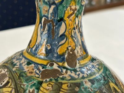 A polychrome Italian maiolica pharmacy bottle, 17th C. — photo 5