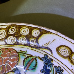 A polychrome Iznik dish with floral design, Turkey, ca. 1600 — 照片 8