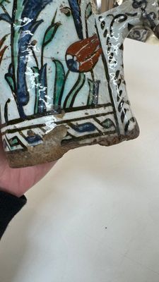 A polychrome Iznik mug, late 16th C. — photo 12