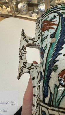 A polychrome Iznik mug, late 16th C. — photo 14