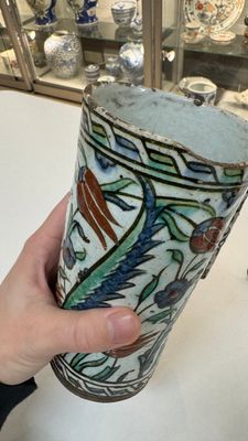 A polychrome Iznik mug, late 16th C. — photo 16